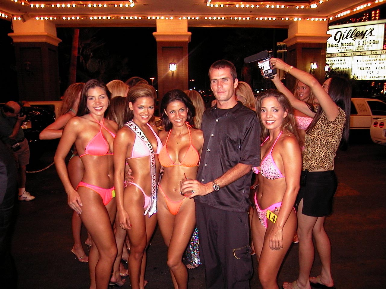 eddie and chicks